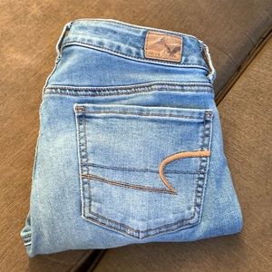 Size 2 American eagle skinny jeans!